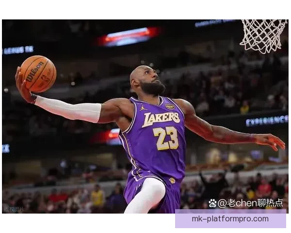 41岁勒布朗差1篮板三双遭多次争议判罚 湖媒怒批裁判判决荒谬